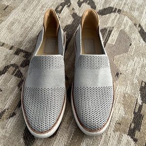 UGG Sammy slip on shoes, excellent like new condition.